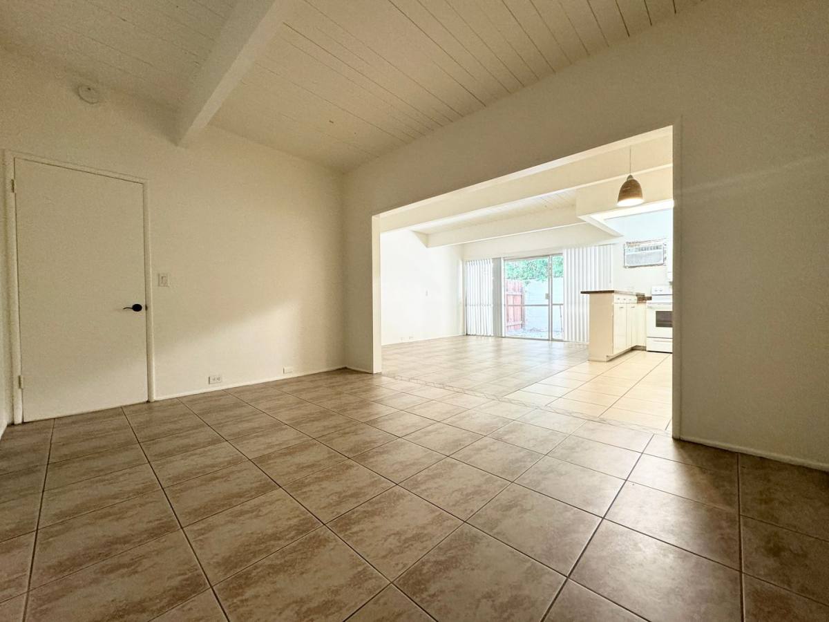 Apartment for rent at 3737 E Calle De Carlos, Palm Springs, CA 92264