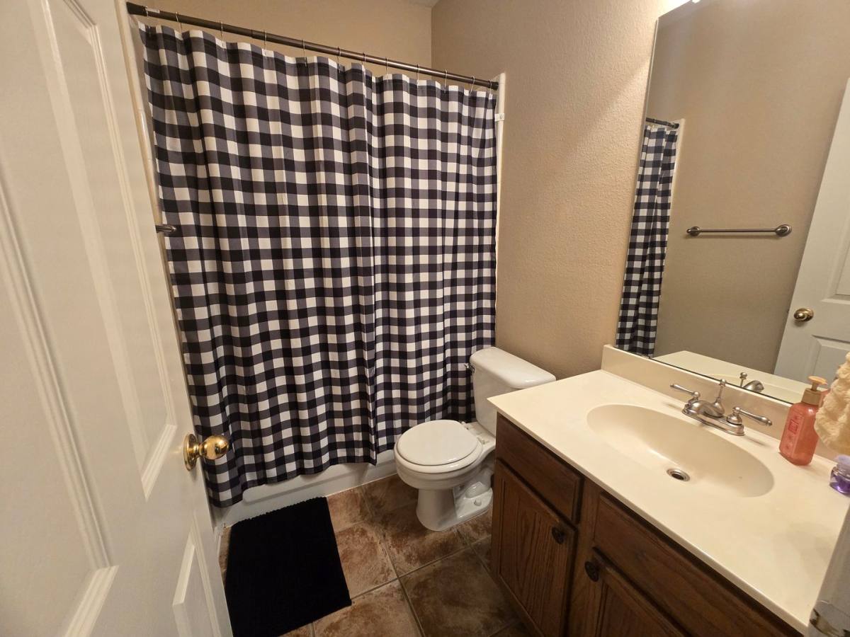 House for rent at 2816 Oakdale Dr, Burleson, TX 76028