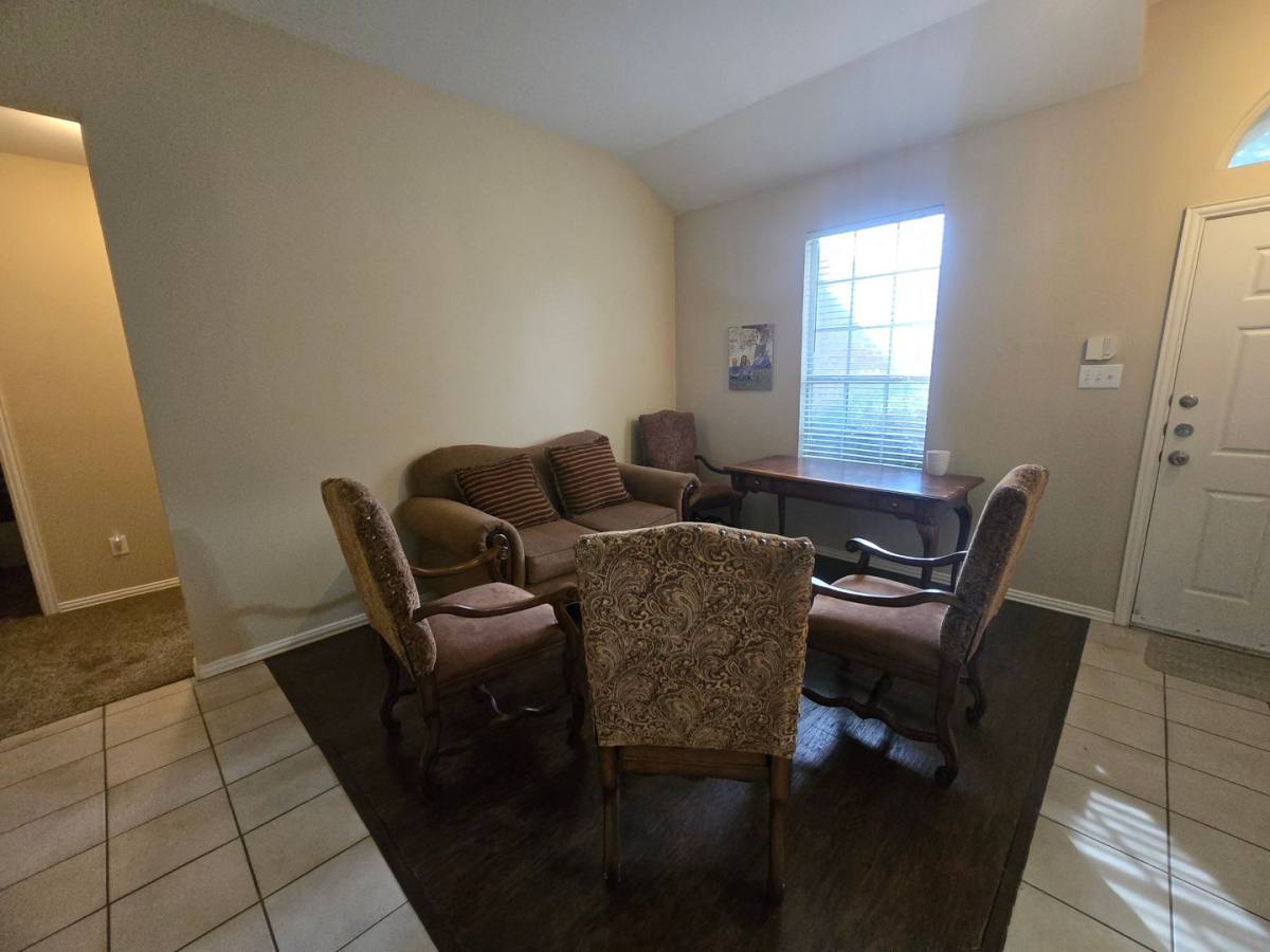 House for rent at 2816 Oakdale Dr, Burleson, TX 76028