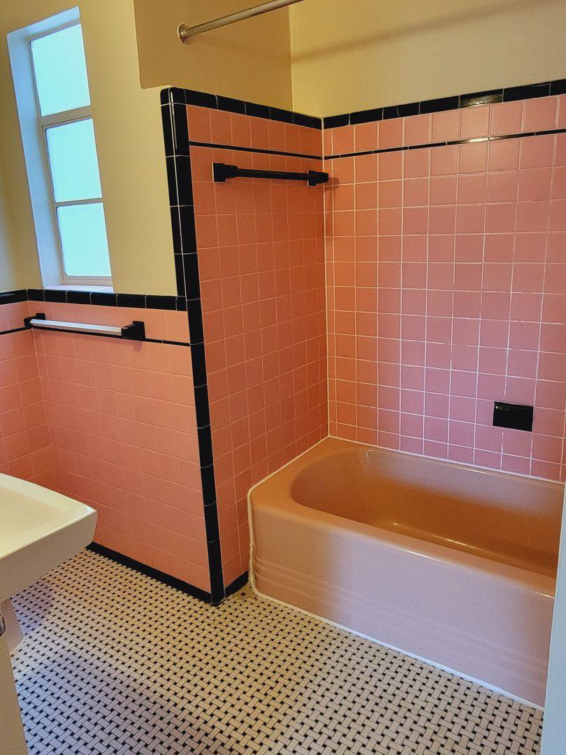 Apartment for rent at 201 E Glendale Ave, Alexandria, VA 22301