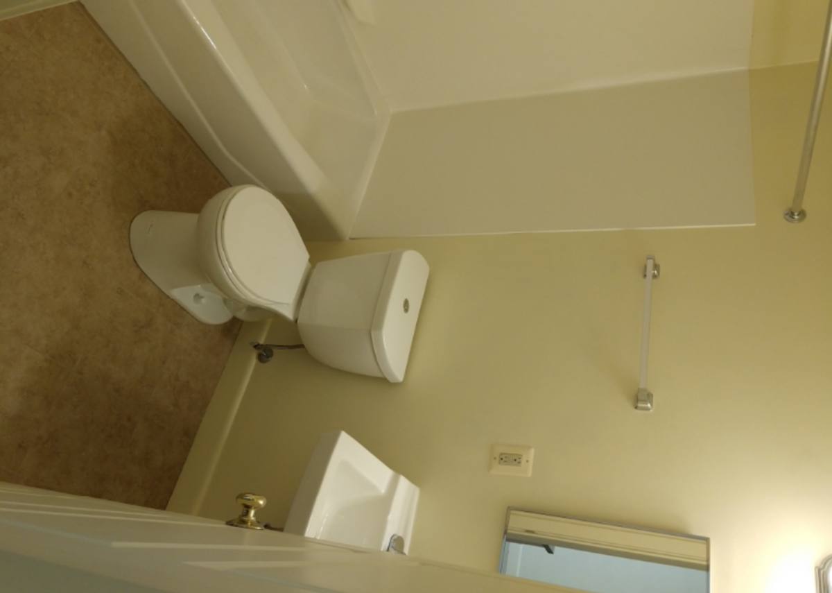 Apartment for rent at 284 Oakland St, Springfield, MA 01108