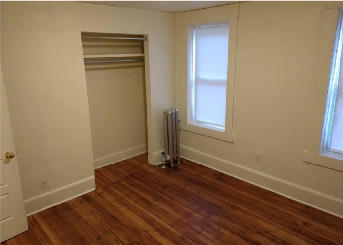 Apartment for rent at 284 Oakland St, Springfield, MA 01108
