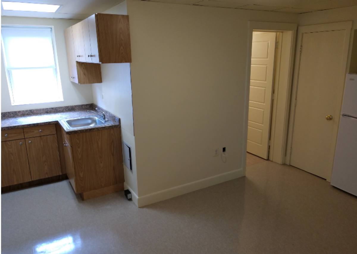 Apartment for rent at 284 Oakland St, Springfield, MA 01108