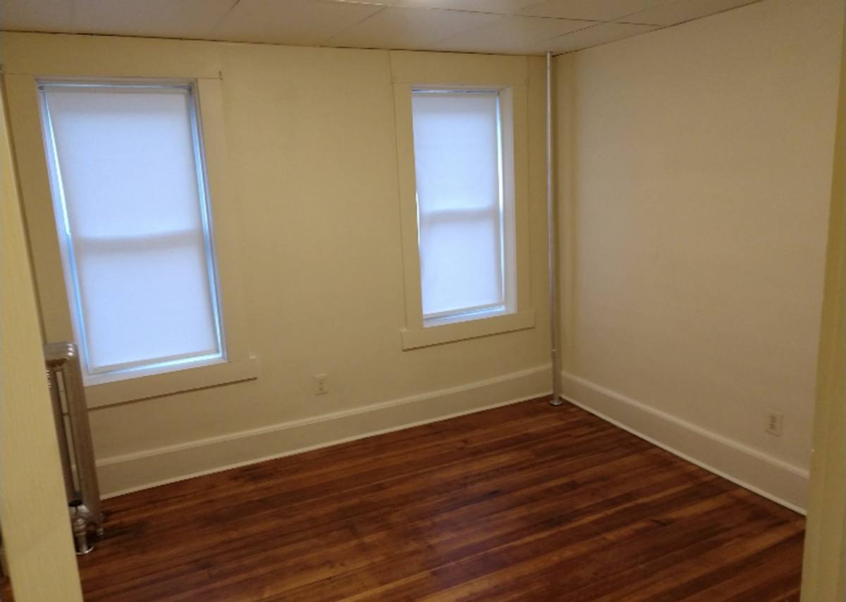 Apartment for rent at 284 Oakland St, Springfield, MA 01108