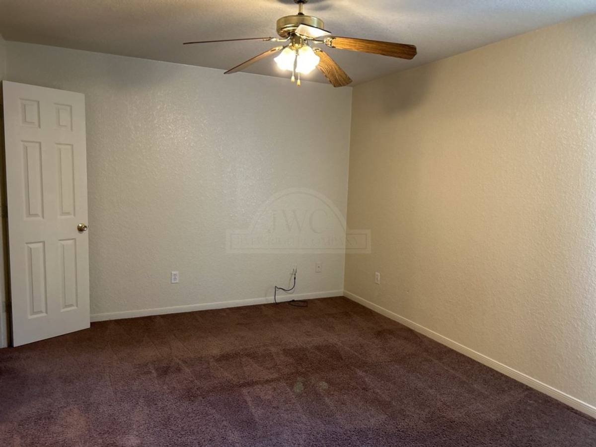 Apartment for rent at 1600 Dugger Cr, Killeen, TX 76543