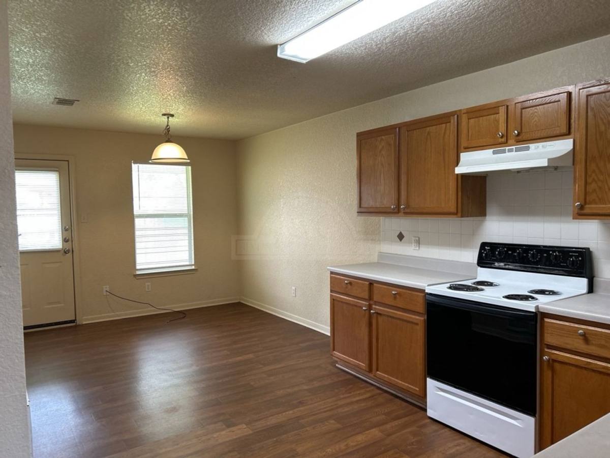 Apartment for rent at 1600 Dugger Cr, Killeen, TX 76543