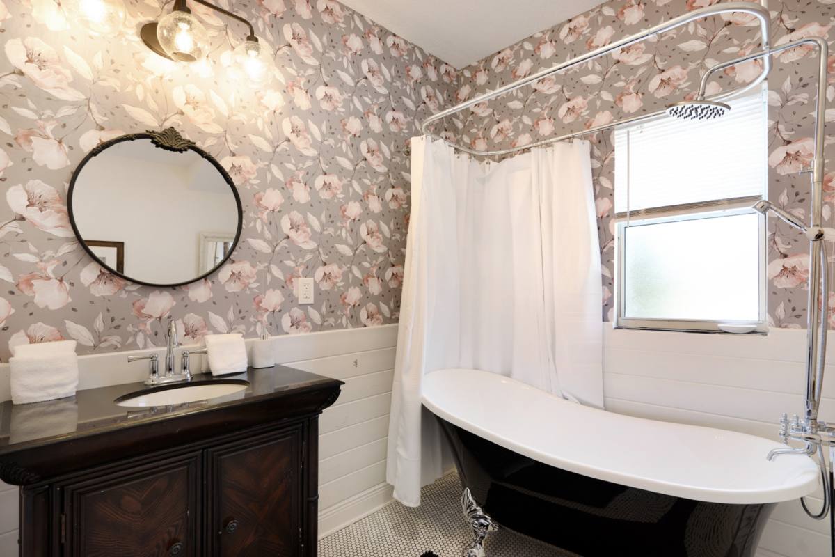 Apartment for rent at 1202 20th St W, Bradenton, FL 34205