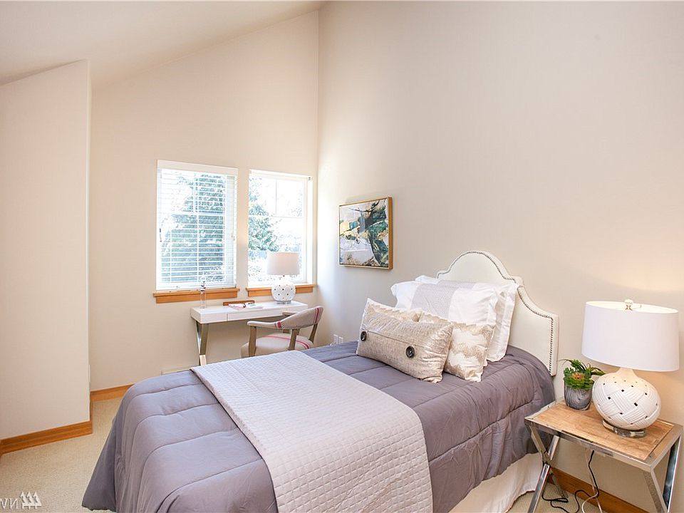 Apartment for rent at 115 Hall Brothers Loop, Bainbridge Island, WA 98110