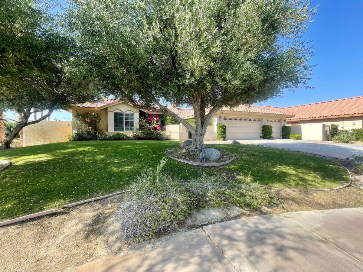 House for rent at 76920 Sheffield Court, Palm Desert, CA 92211
