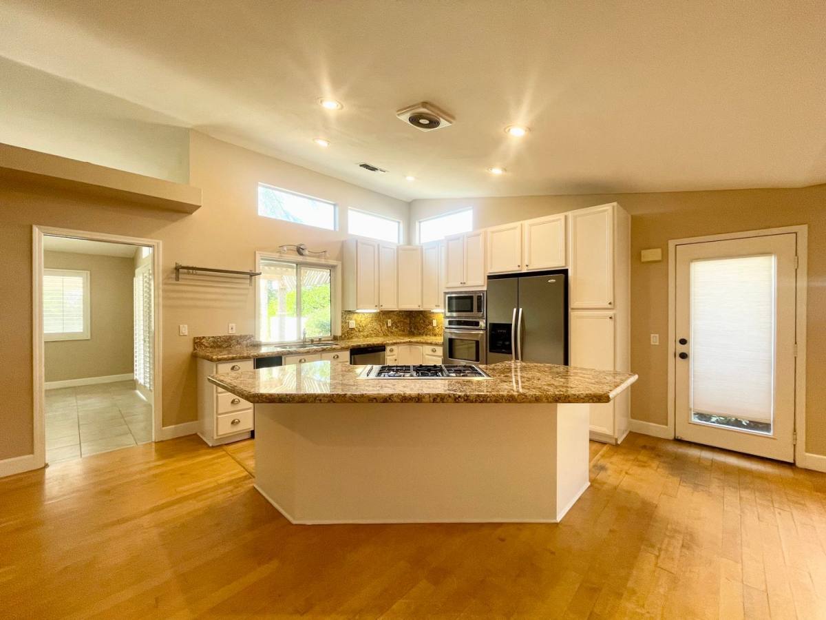 House for rent at 76920 Sheffield Court, Palm Desert, CA 92211