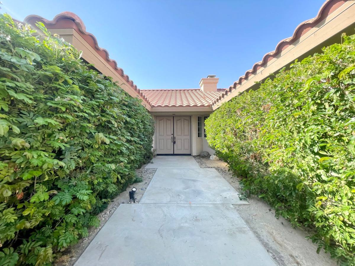 House for rent at 76920 Sheffield Court, Palm Desert, CA 92211