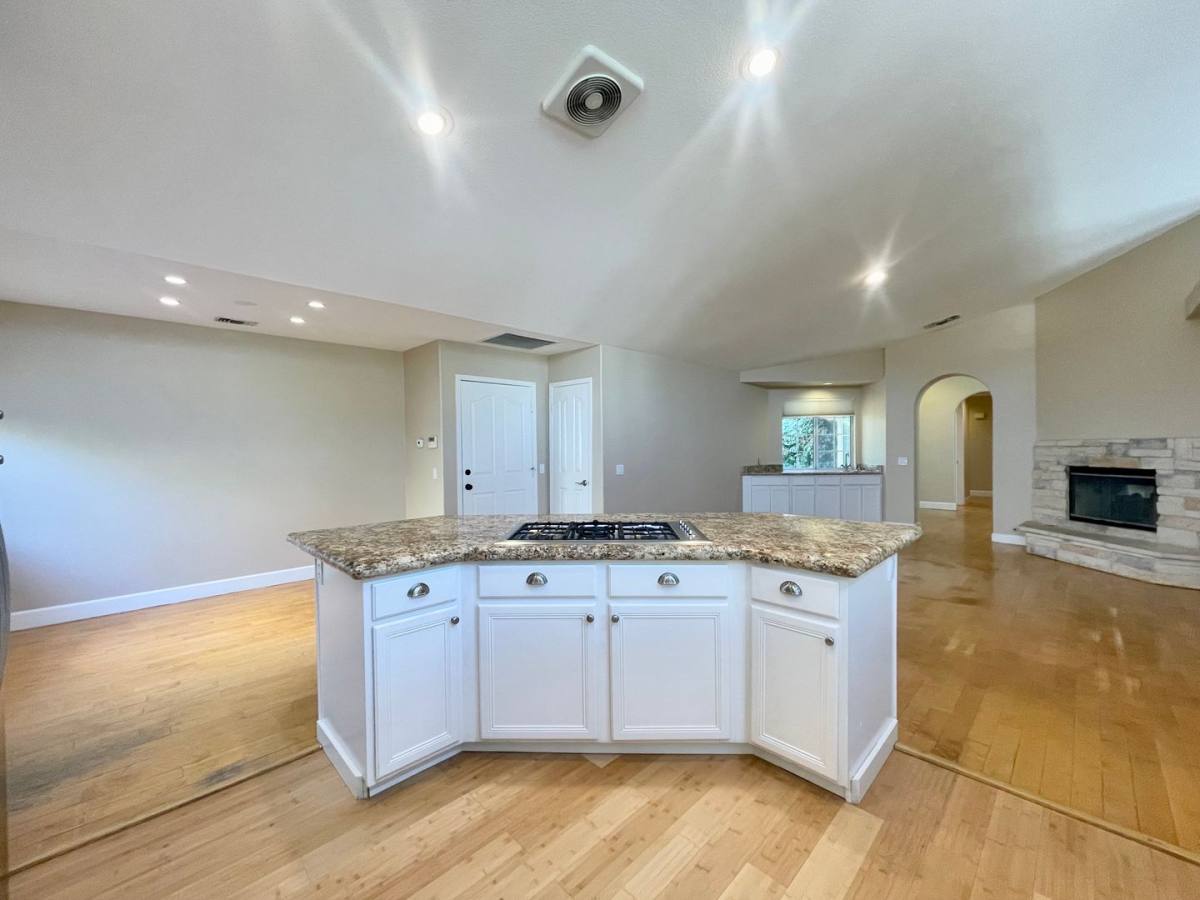 House for rent at 76920 Sheffield Court, Palm Desert, CA 92211