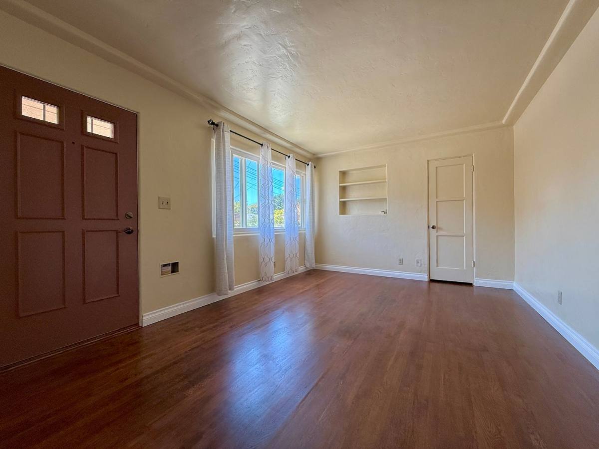 Townhouse for rent at 2687 Reynard Way, San Diego, CA 92103