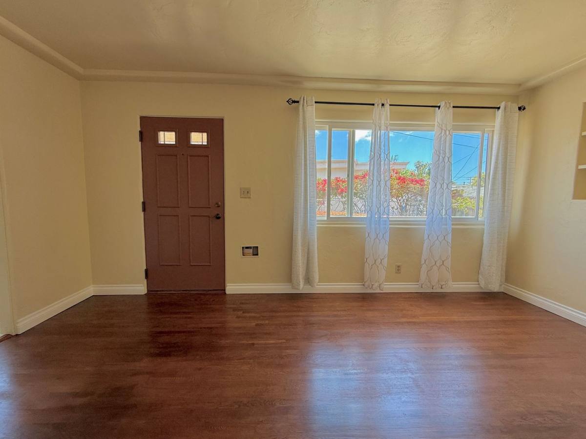Townhouse for rent at 2687 Reynard Way, San Diego, CA 92103