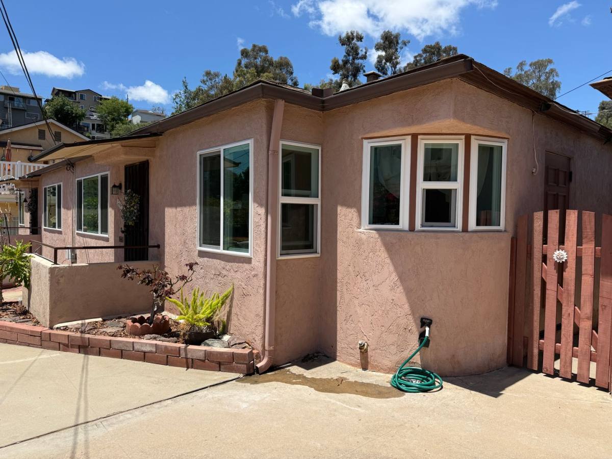 Townhouse for rent at 2687 Reynard Way, San Diego, CA 92103