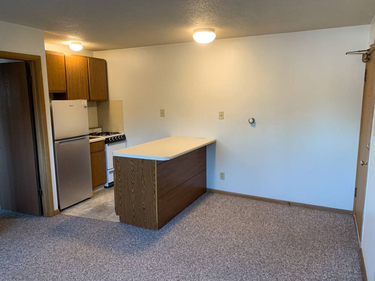 Apartment for rent at 1054 Newton Rd, Iowa City, IA 52246