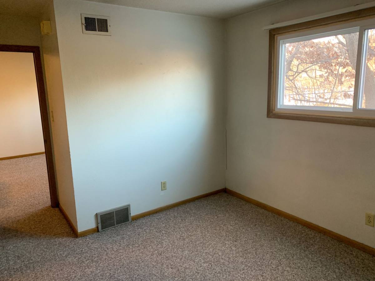 Apartment for rent at 1054 Newton Rd, Iowa City, IA 52246