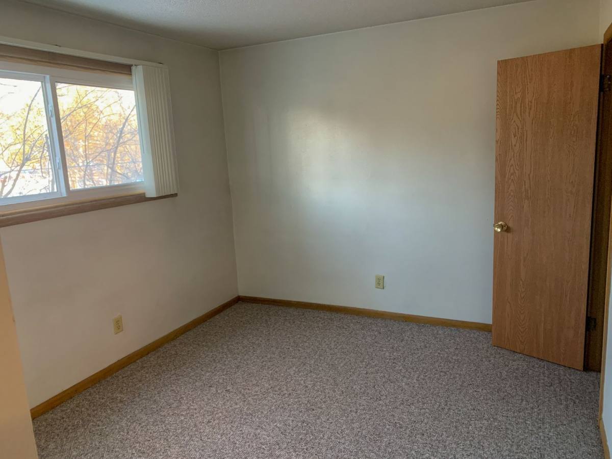 Apartment for rent at 1054 Newton Rd, Iowa City, IA 52246