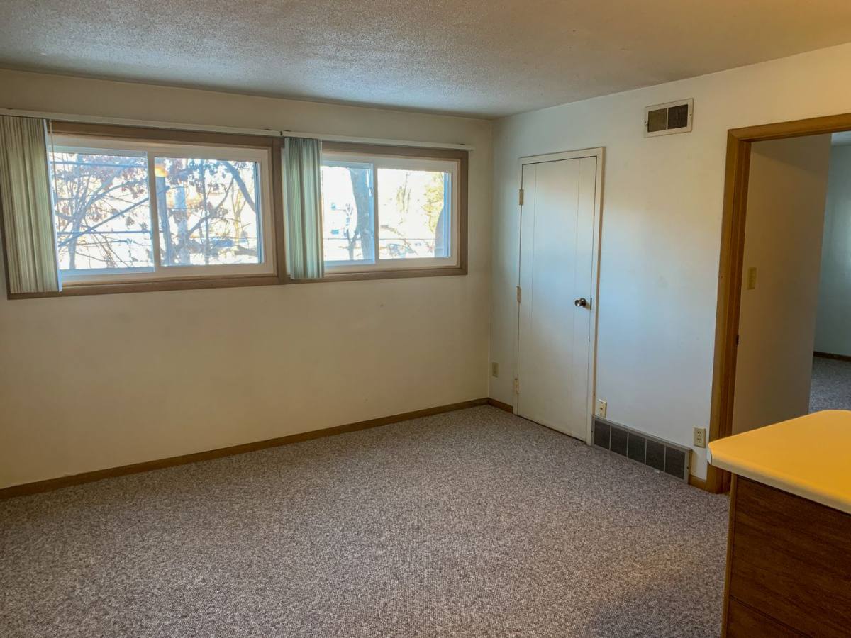 Apartment for rent at 1054 Newton Rd, Iowa City, IA 52246