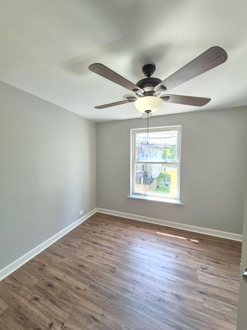 Apartment for rent at 2815-17 W Harrison St, Chicago, IL 60612