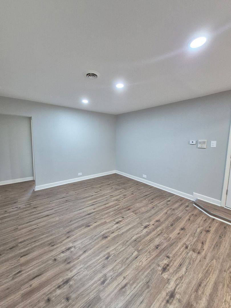 Apartment for rent at 2815-17 W Harrison St, Chicago, IL 60612