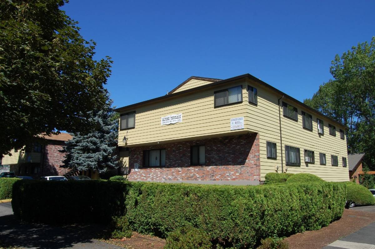 Apartment for rent at 614-642 SE 27th, Portland, OR 97214
