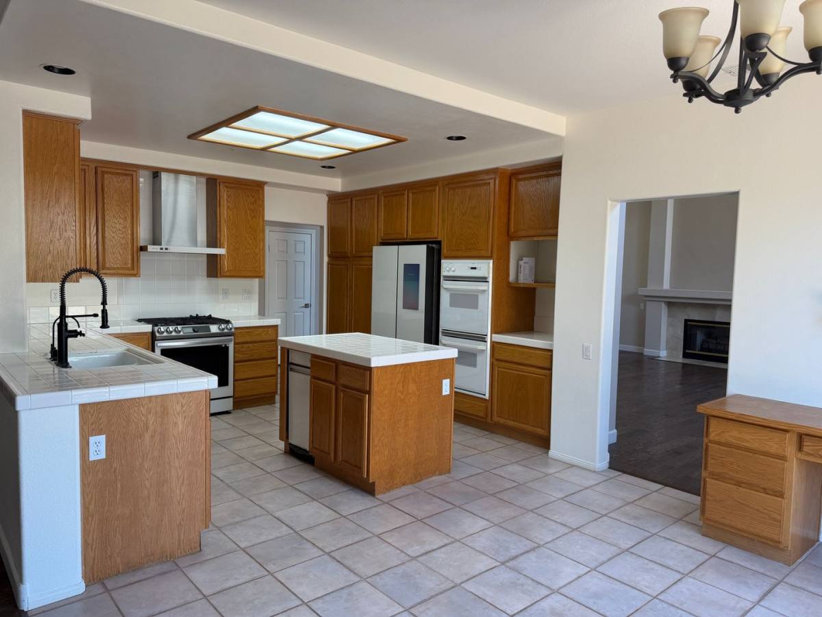 House for rent at 841 Rosebud Dr, Oxnard, CA 93036