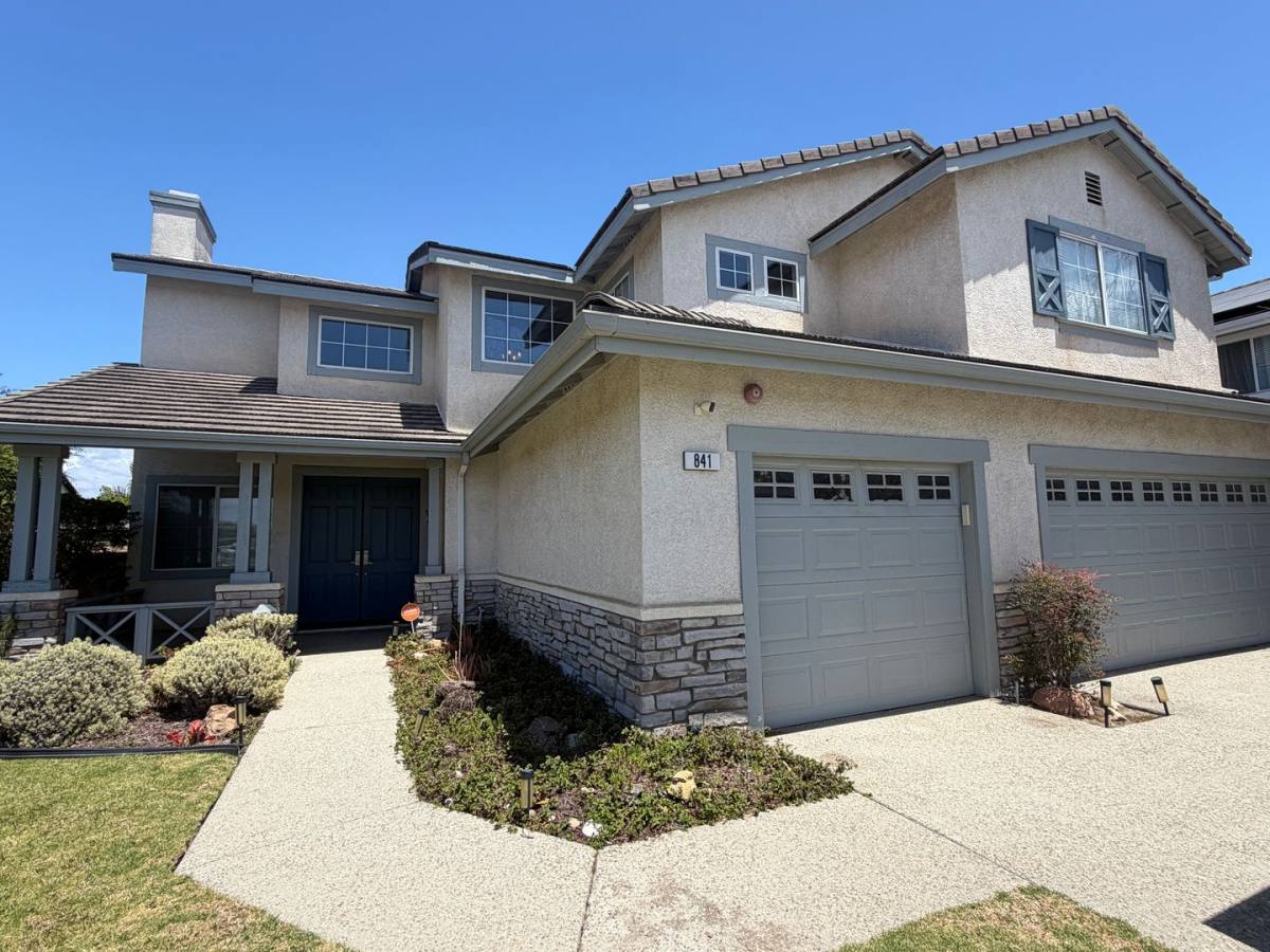 House for rent at 841 Rosebud Dr, Oxnard, CA 93036