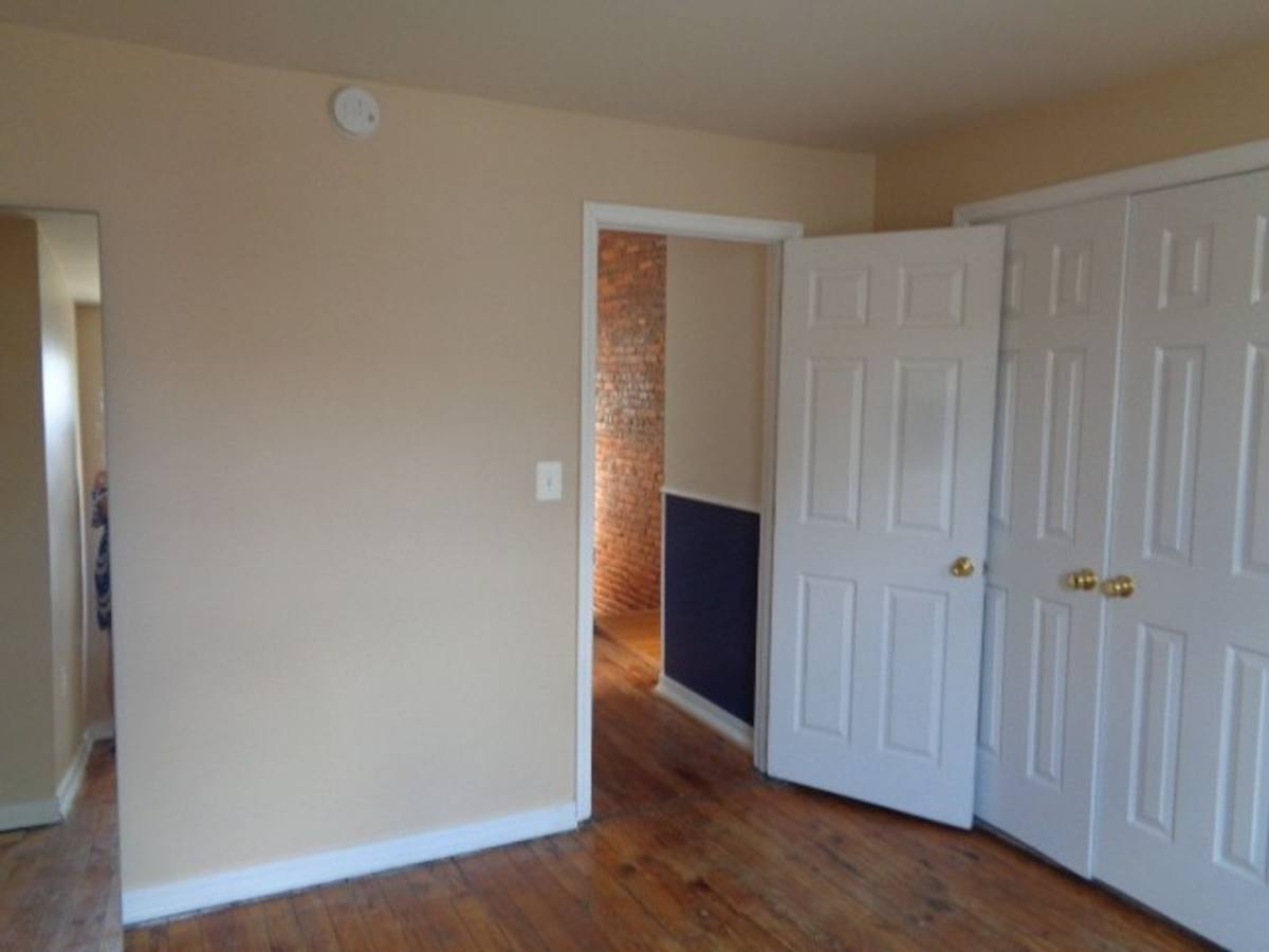 Townhouse for rent at 511 S Lehigh St, Baltimore, MD 21224