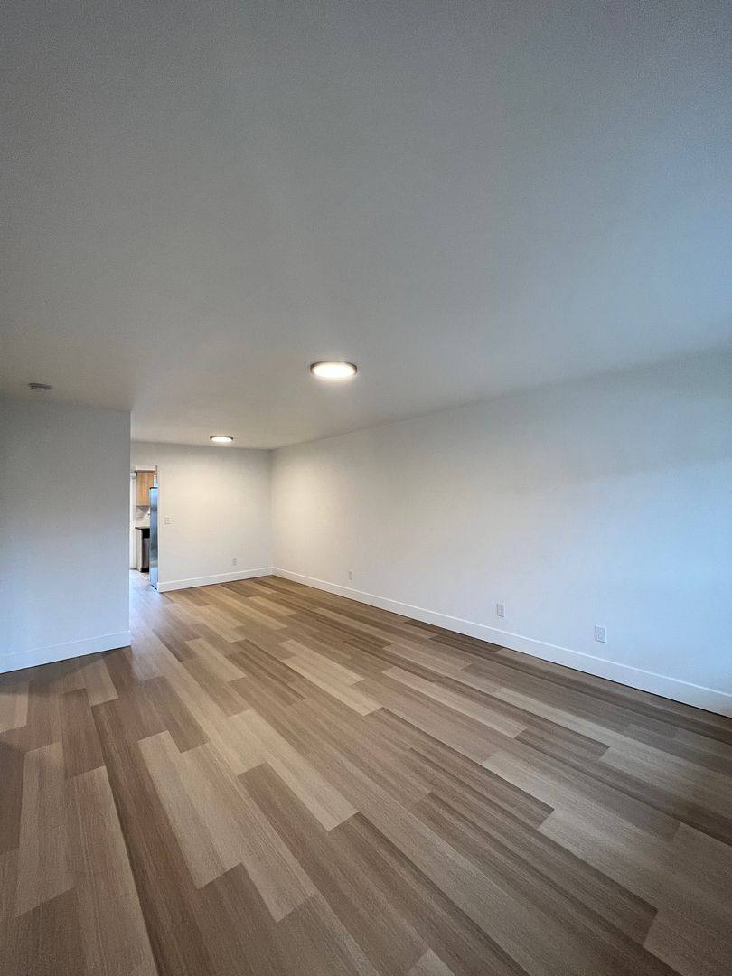 Apartment for rent at 5900 SE King Rd, Portland, OR 97222