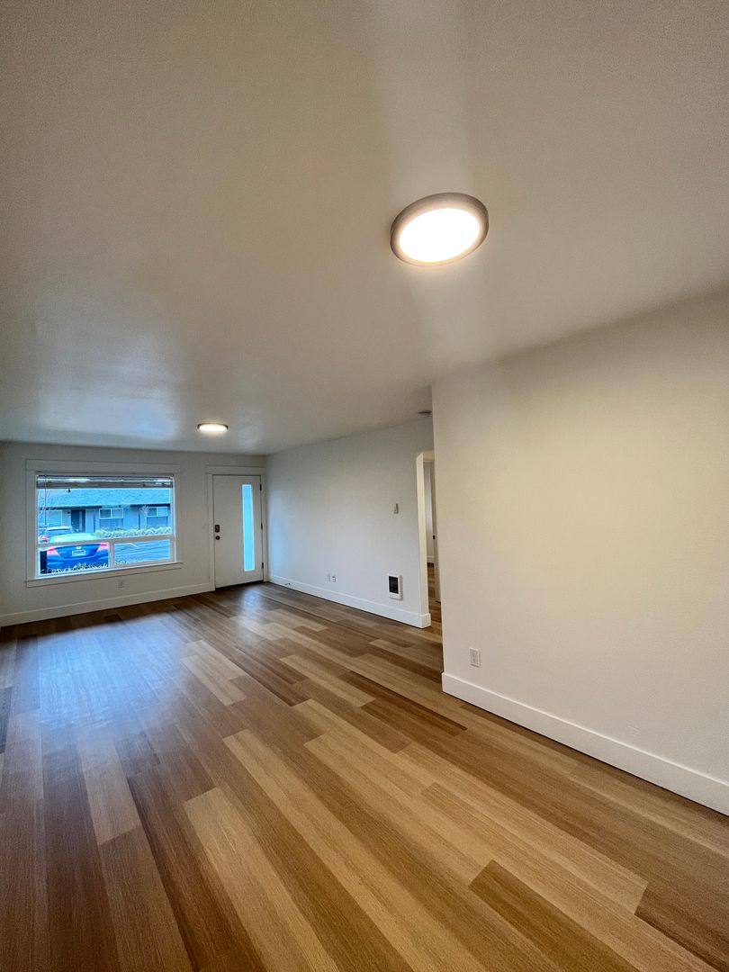 Apartment for rent at 5900 SE King Rd, Portland, OR 97222