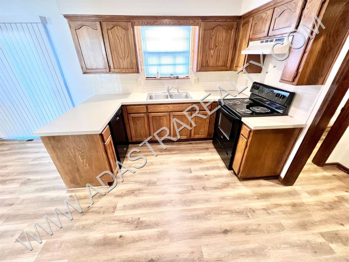 House for rent at 14942 Riggs St, Overland Park, KS 66223