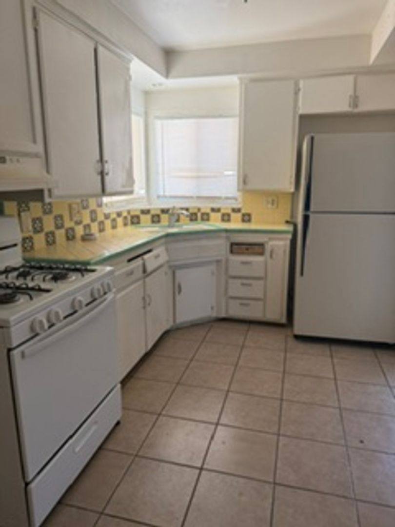 Apartment for rent at 20744 Thunderbird Rd, Apple Valley, CA 92307