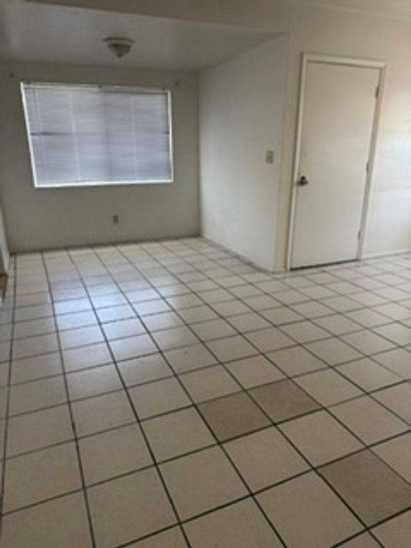 Apartment for rent at 20744 Thunderbird Rd, Apple Valley, CA 92307
