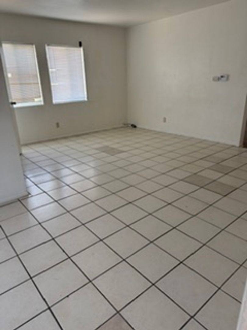 Apartment for rent at 20744 Thunderbird Rd, Apple Valley, CA 92307