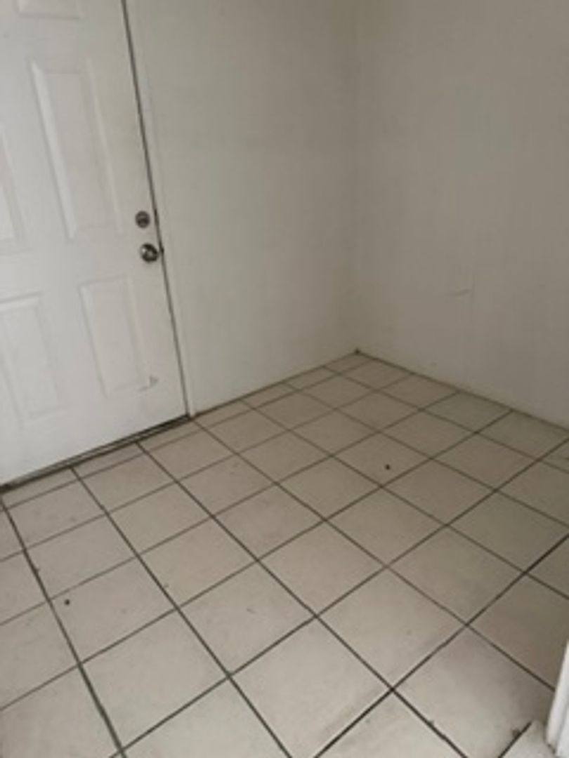 Apartment for rent at 20744 Thunderbird Rd, Apple Valley, CA 92307