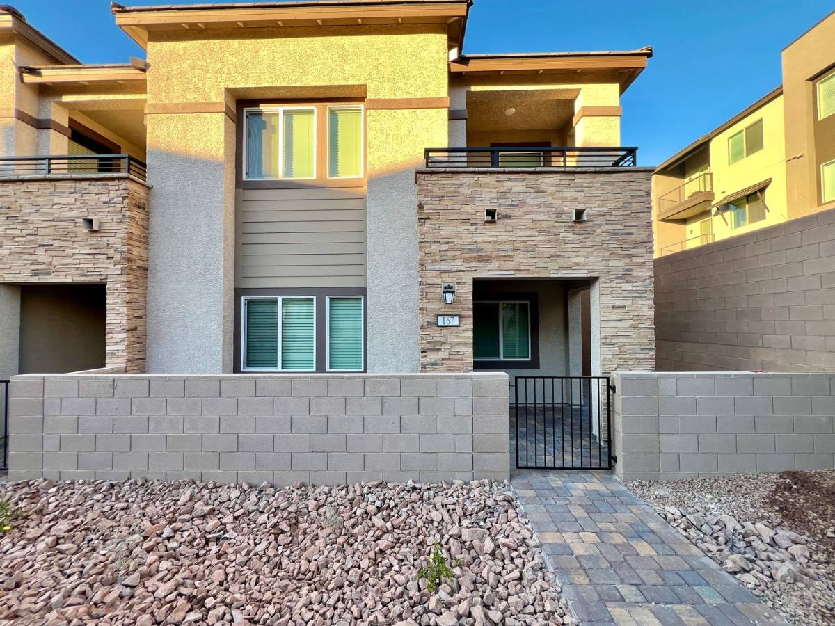Townhouse for rent at 167 Hadley Heights Court, Henderson, NV 89011