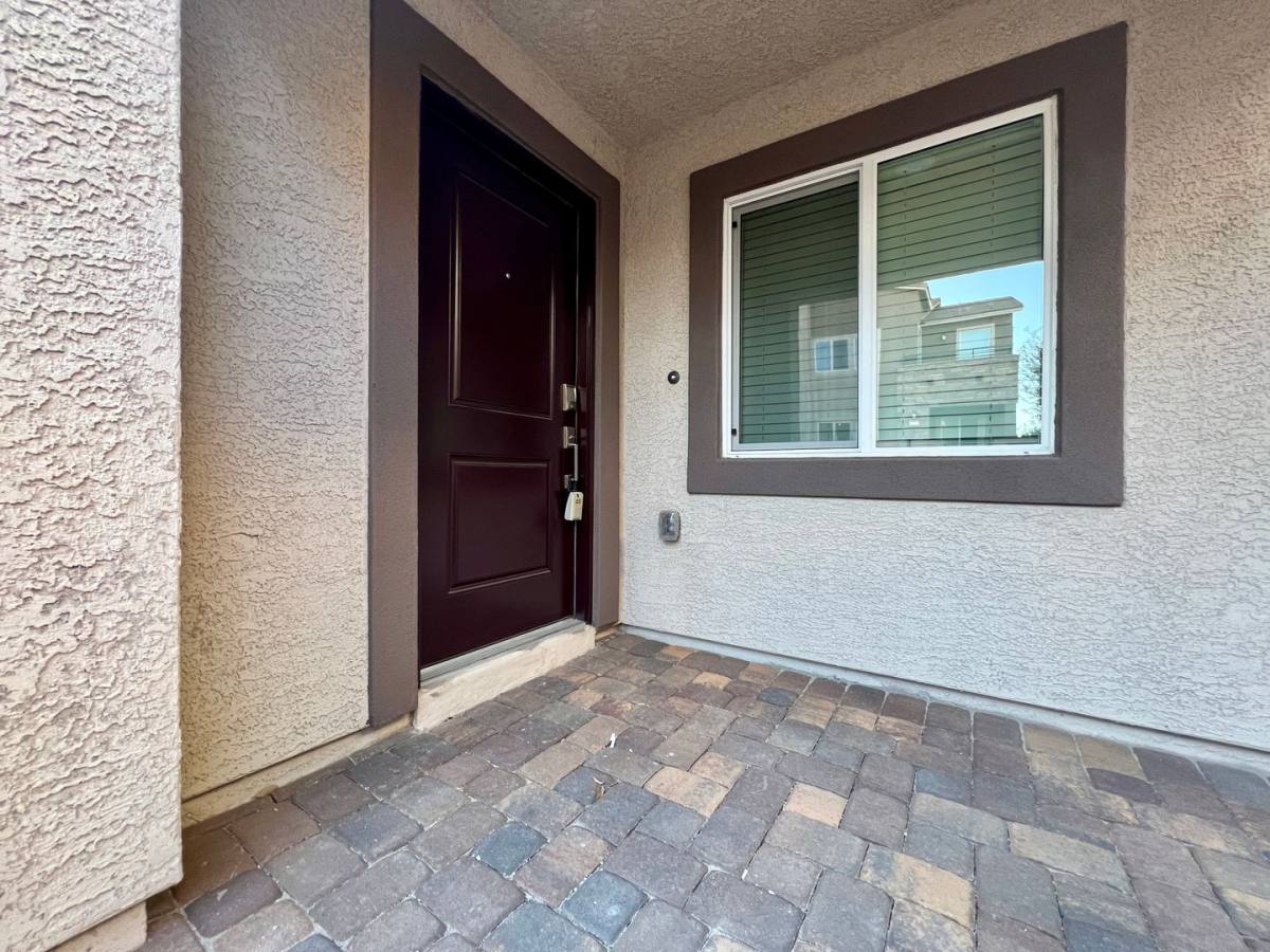 Townhouse for rent at 167 Hadley Heights Court, Henderson, NV 89011