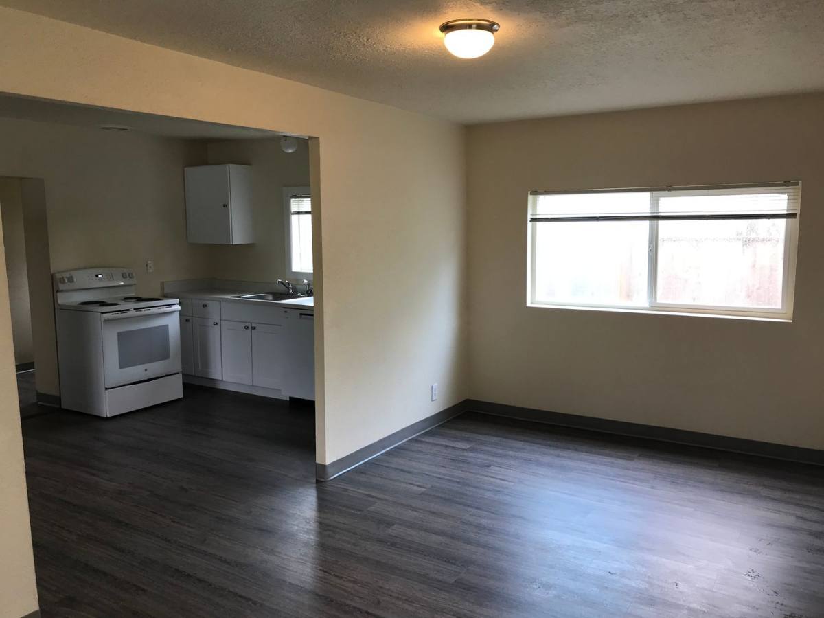 House for rent at 1087 E St, Springfield, OR 97477
