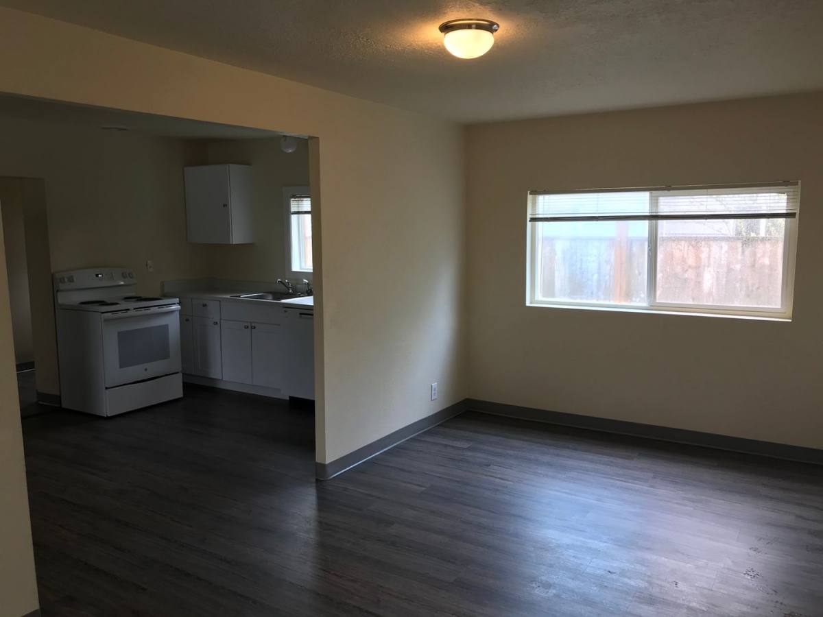 House for rent at 1087 E St, Springfield, OR 97477