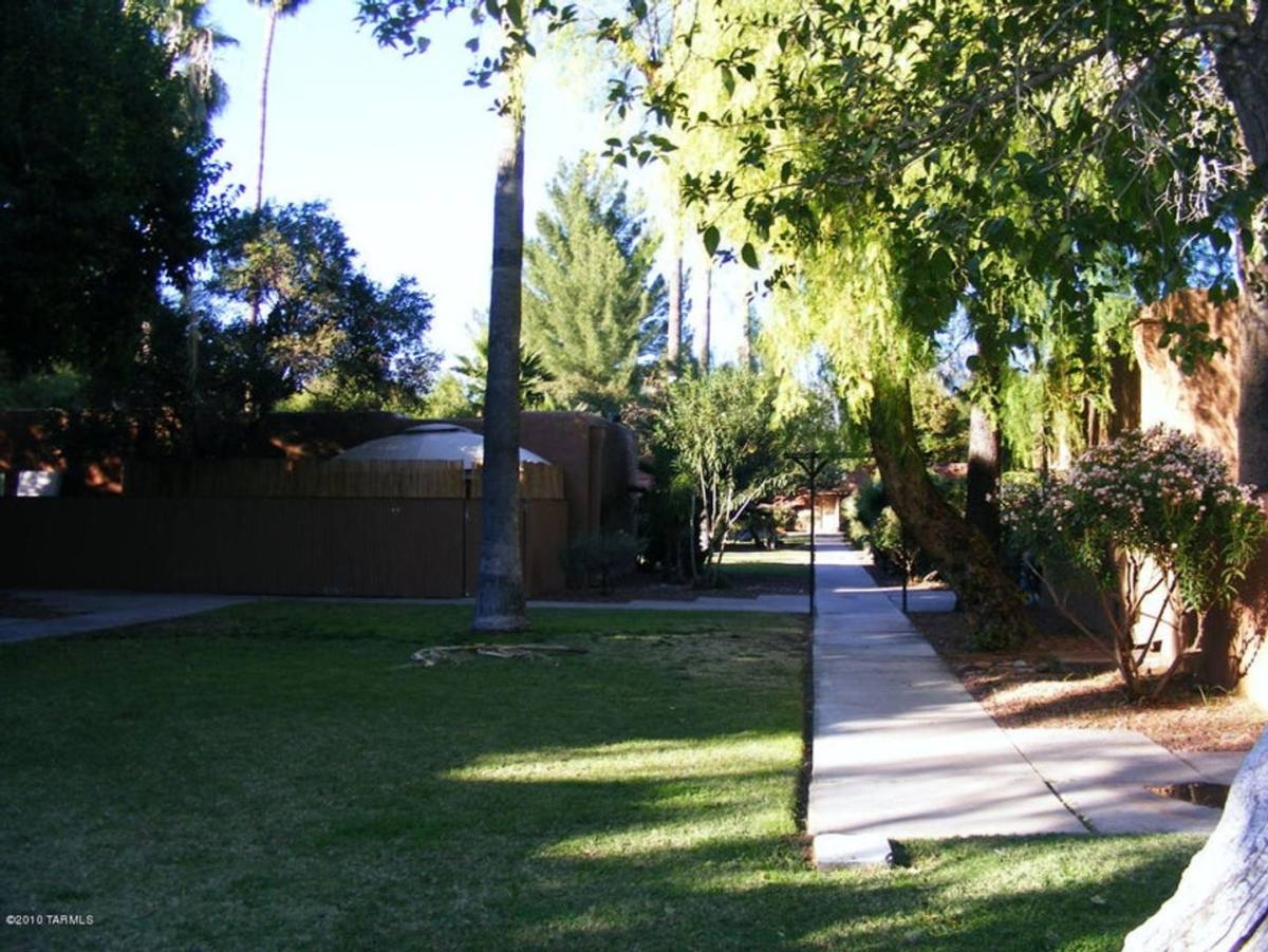 Townhouse for rent at 2950 N Alvernon Way, Tucson, AZ 85712