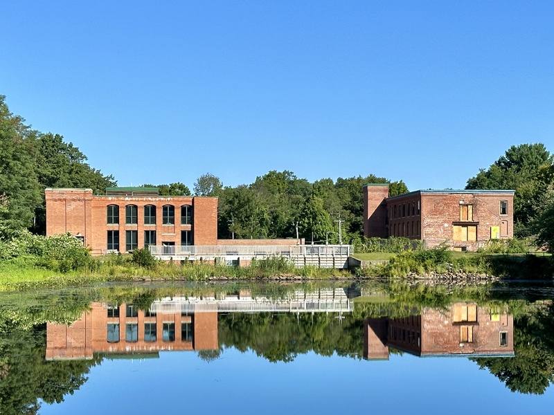 Apartment for rent at 1665 Main St, Jefferson, MA 01522