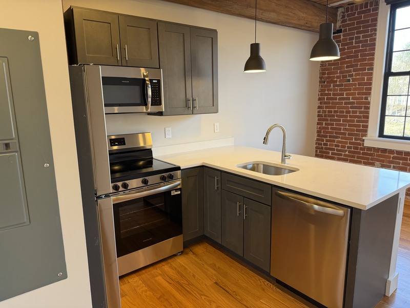 Apartment for rent at 1665 Main St, Jefferson, MA 01522