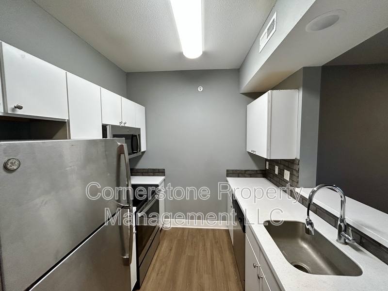 Apartment for rent at 935 Michigan St, Lawrence, KS 66044
