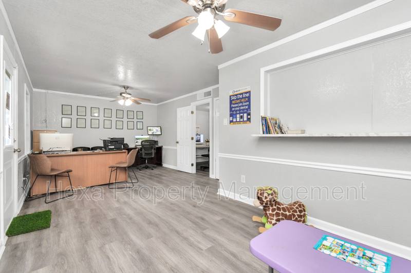 Apartment for rent at 11211 S Post Oak Rd #76, Houston, TX 77035