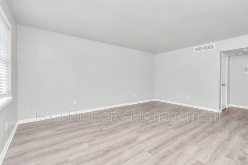 Apartment for rent at 11211 S Post Oak Rd #76, Houston, TX 77035