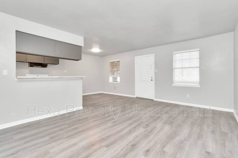 Apartment for rent at 11211 S Post Oak Rd #76, Houston, TX 77035
