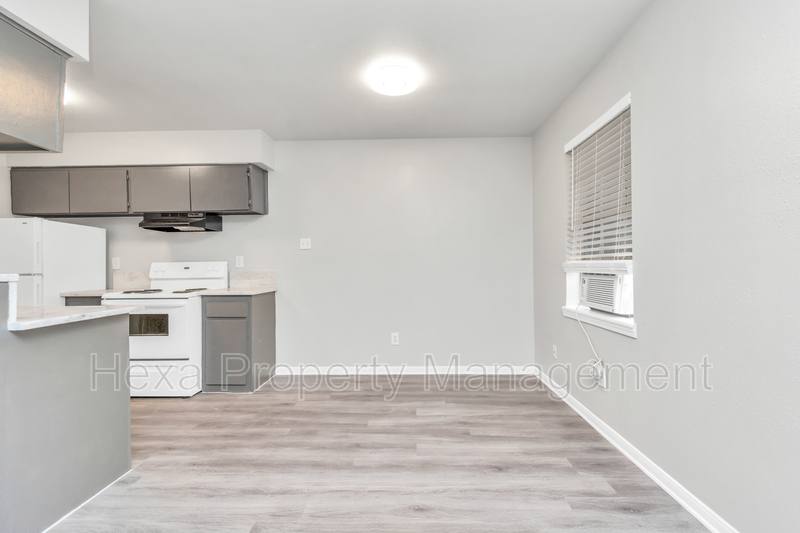 Apartment for rent at 11211 S Post Oak Rd #76, Houston, TX 77035