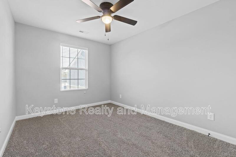Townhouse for rent at 580 Heritage Pointe Dr, Clarksville, TN 37042