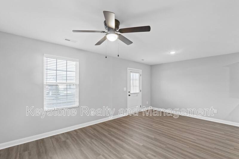 Townhouse for rent at 580 Heritage Pointe Dr, Clarksville, TN 37042